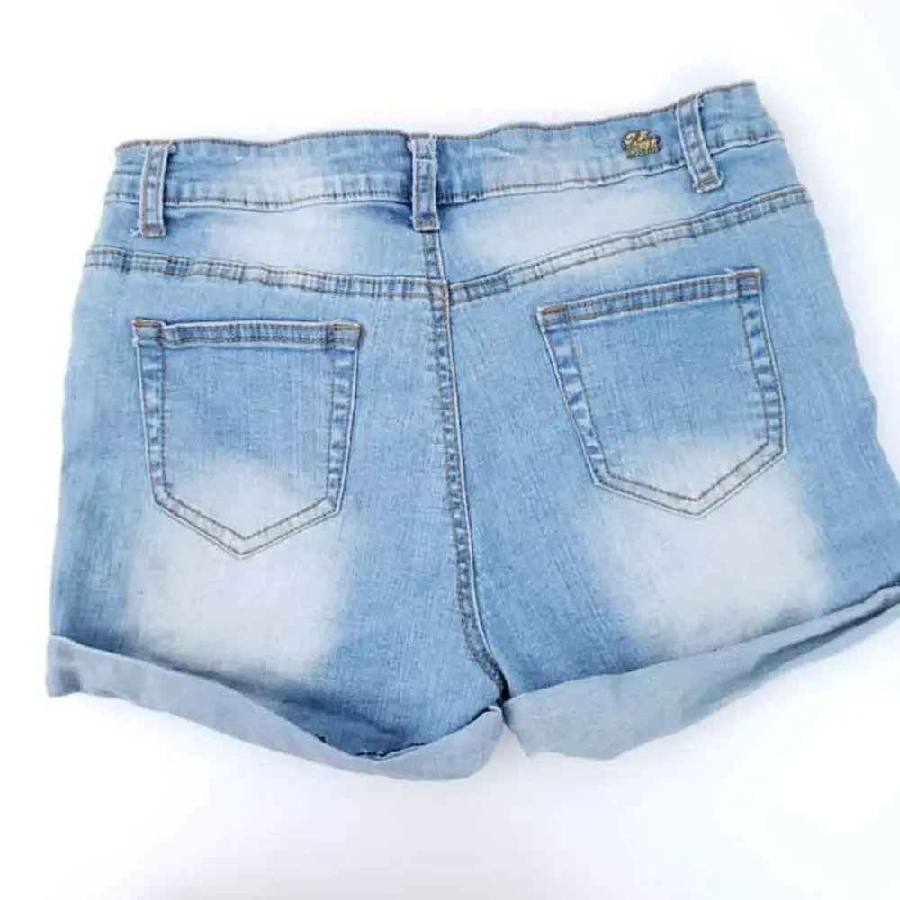 Roma Studio Jean Shorts Denim Size 9 Juniors, Floral Embroidered, Rolled Cuff